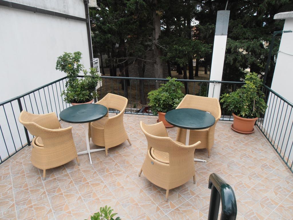 Apartment Perovic Baška Voda Екстериор снимка