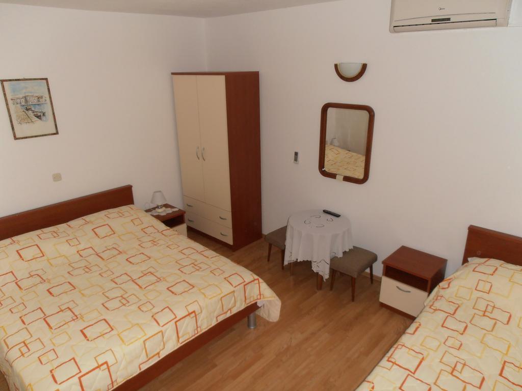 Apartment Perovic Baška Voda Екстериор снимка